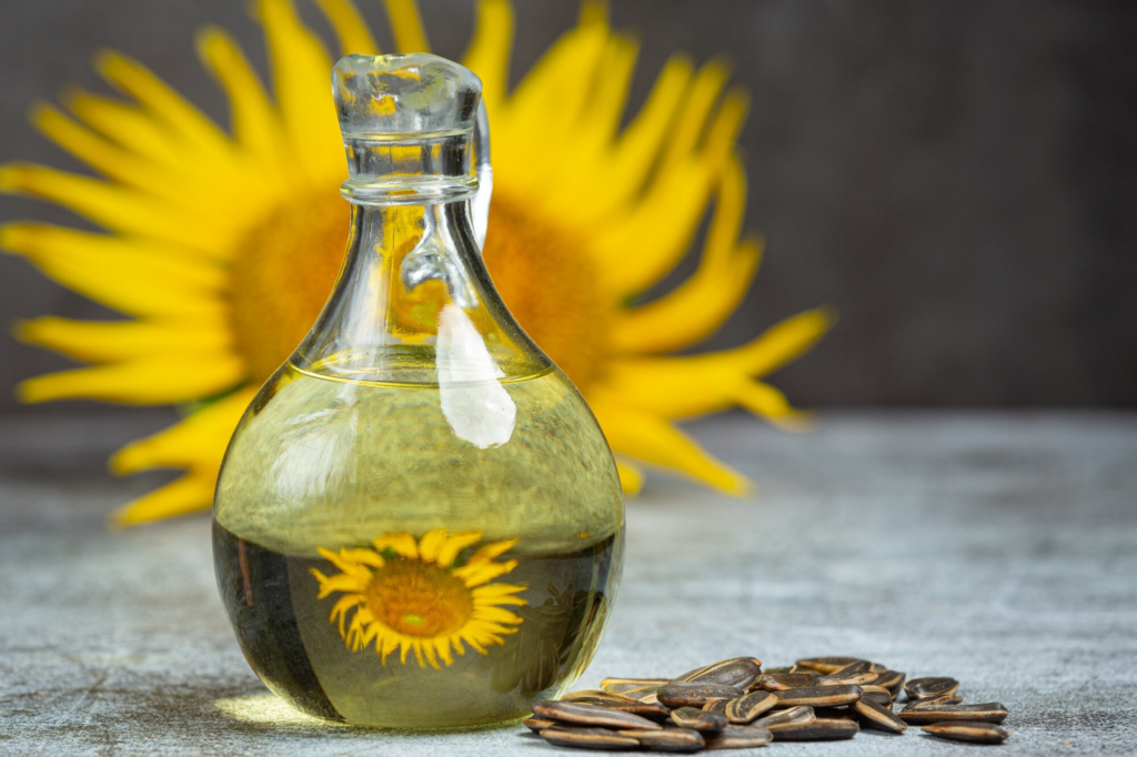 Cold-Pressed Safflower Oil Manufacturer in Maharashtra, India